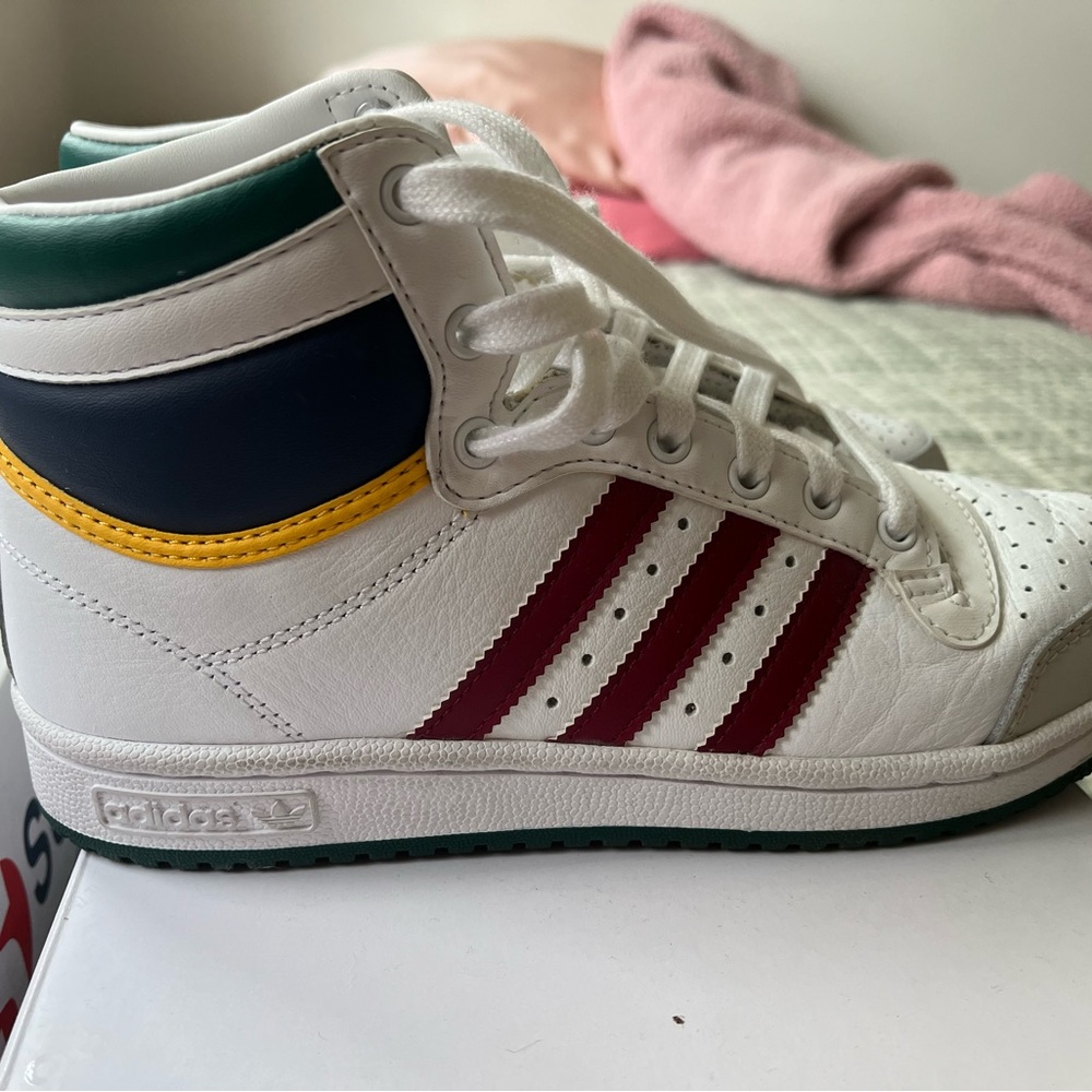 Women’s 6.5 Adidas